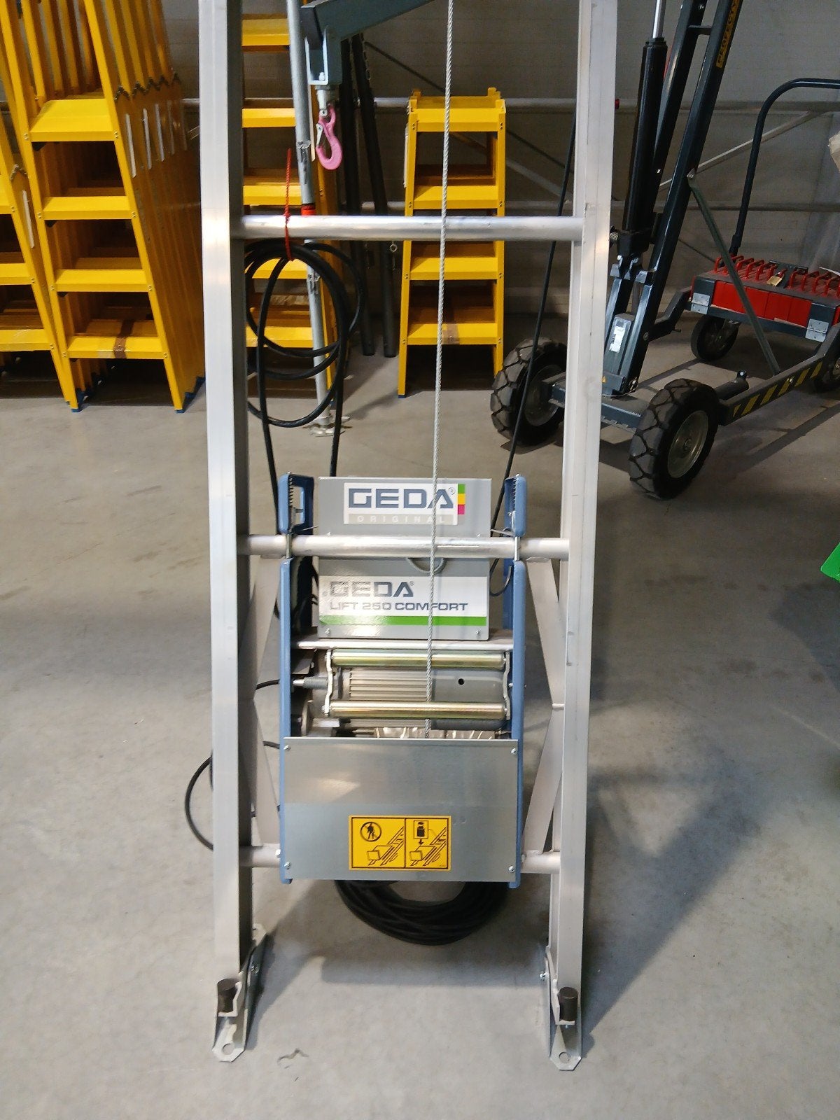 Monte-charge GEDA LIFT COMFORT 250KG,  ANNÉE 2023., Bricolage & Construction, Monte-charges, Enlèvement
