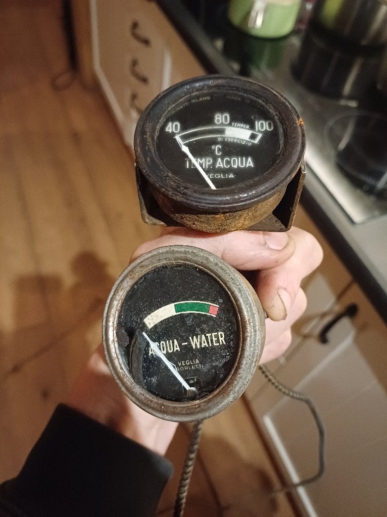 GEZOCHT GEVRAAGD  temperatuurmeters,  Fiat trekker traktor., Enlèvement ou Envoi