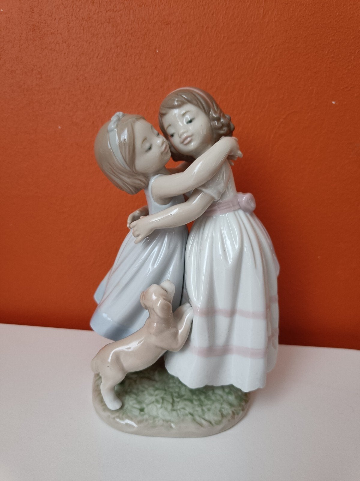 Lladro twee meisjes en een hond, Antiek en Kunst, Antiek | Porselein, Ophalen