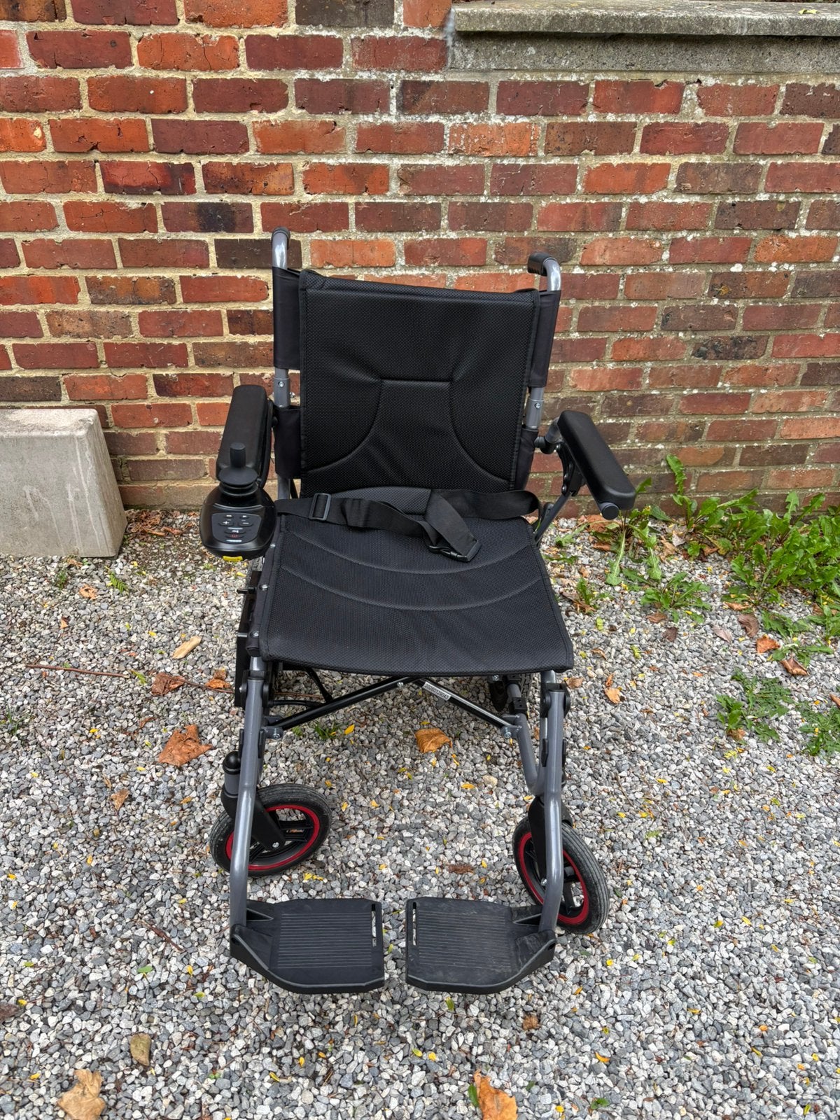 Location Fauteuil Roulant Électrique Pliable (avec Coaching), Enlèvement, Pliant, Comme neuf, Fauteuil roulant électrique