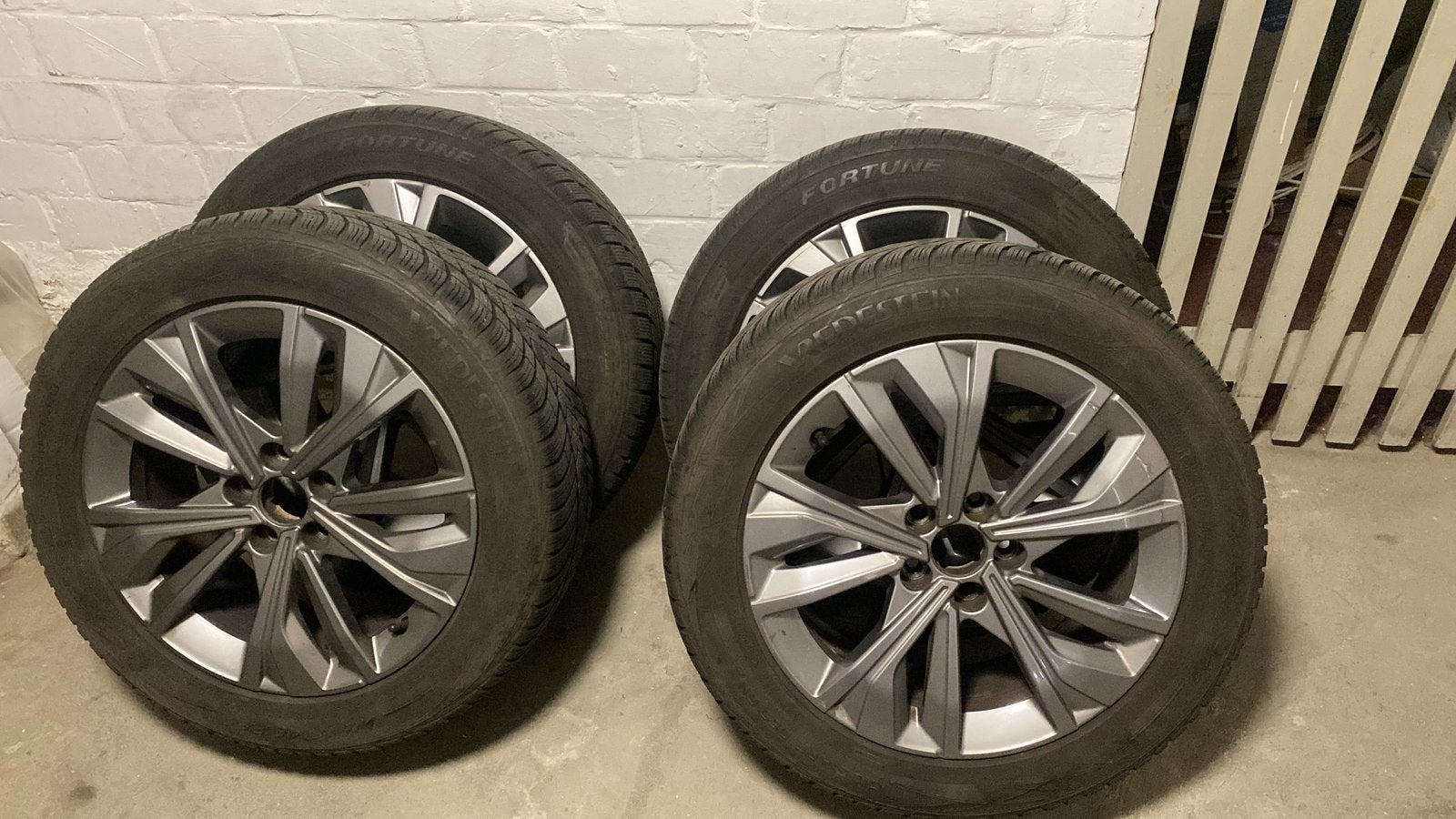 Peugeot 508 2020 winterbanden met velg, Auto-onderdelen, Banden en Velgen, Ophalen, 215 mm, Nieuw, 17 inch
