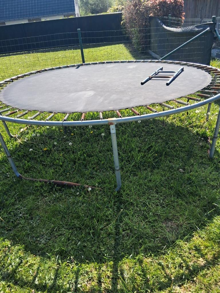Gratis trampoline, Ophalen