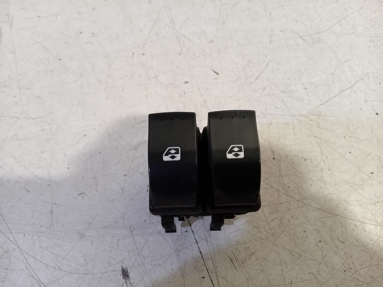 Bedieningspaneel elektrische ramen Opel Movano, Onderdelen@venauto.nl, Van der Ven Autorecycling B.V., Ettenseweg 76, 4706 PB Roosendaal, The Netherlands