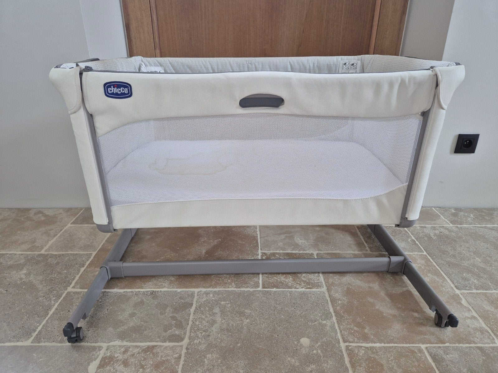 Co-sleeper Chicco Next2me Magic + hoeslakens Aerosleep, Kinderen en Baby's, Ophalen, Gebruikt