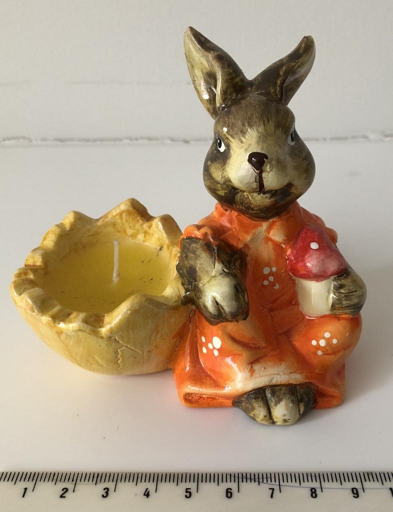 Lapin orange - avec bougie jaune dans un coquetier - en grès, Enlèvement ou Envoi, Comme neuf