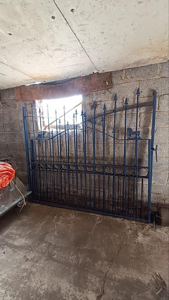 Poort L: 4m H: 1.70m D: 4cm, Enlèvement