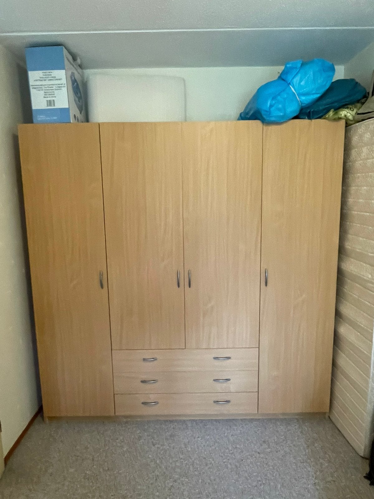Kledingkast gratis, Huis en Inrichting, Kasten | Kleerkasten, Ophalen, Zo goed als nieuw