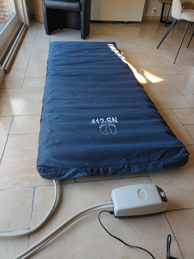 1 persoons luchtmatras, Ophalen of Verzenden, Zo goed als nieuw, 1-persoons