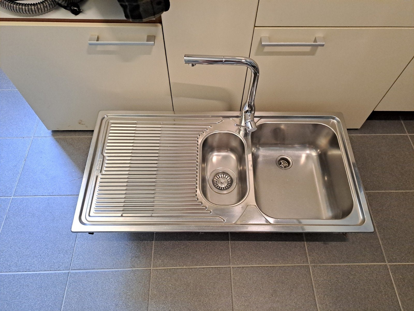 RVS dubbele inbouwspoelbak met afdruipgedeelte. Inclusief kr, Ophalen, Zo goed als nieuw