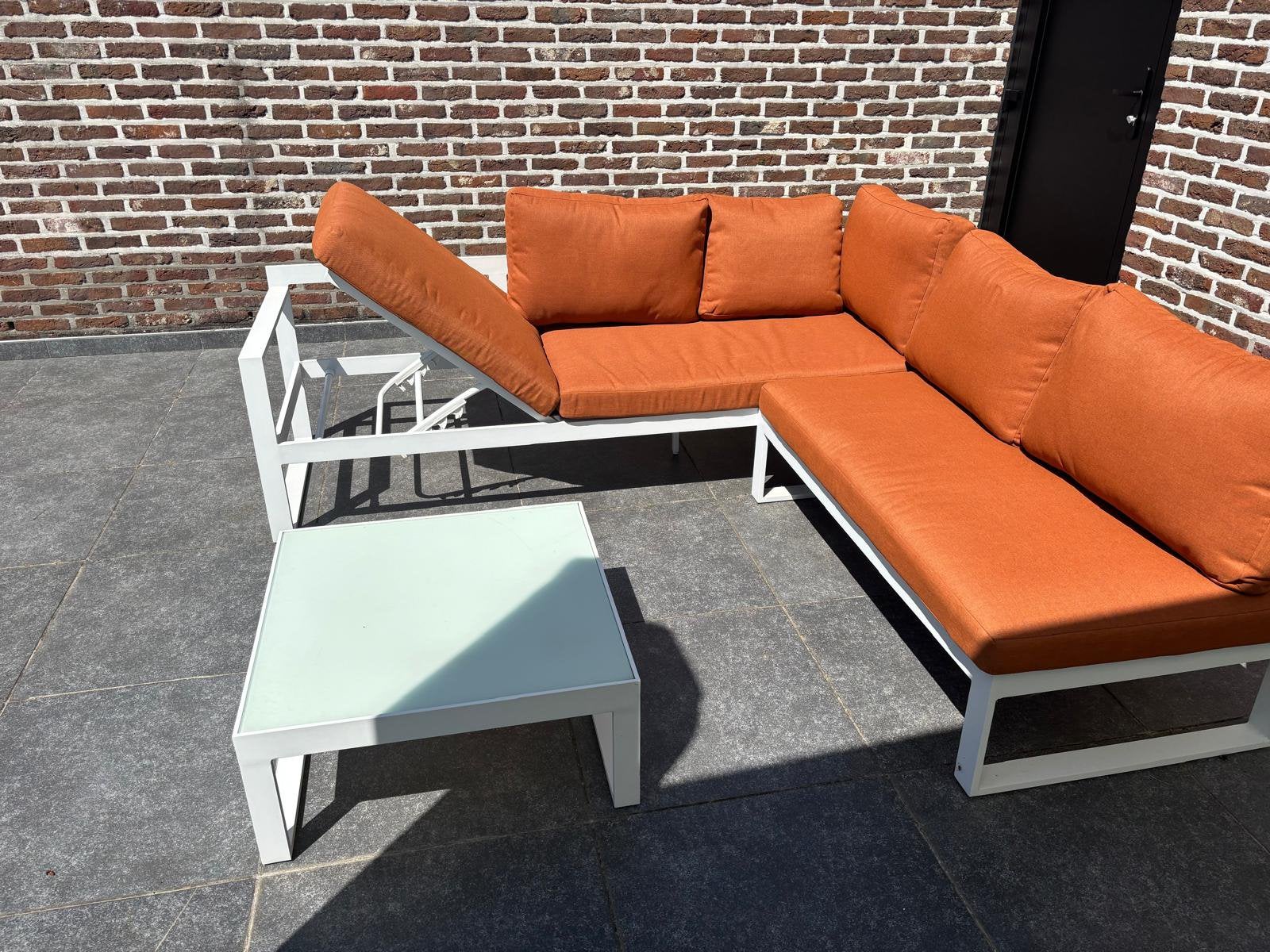 Loungebank + Tafel, Tuin en Terras, Ophalen, Zo goed als nieuw