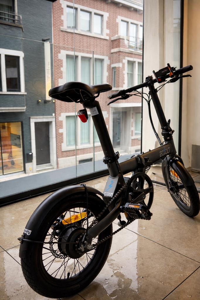 Elektrische fiets (opvouwbaar), Ophalen, Zo goed als nieuw, 30 tot 50 km per accu, Overige merken