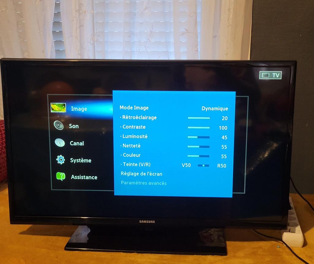 Télévision Samsung LED 81 cm avec télécommande., Enlèvement, Comme neuf, 80 à 100 cm, Samsung