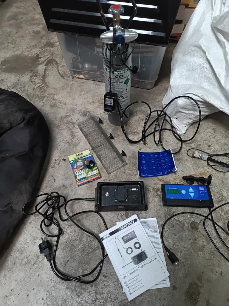 Dennerle co2 ph controller computer zeer uitgebreide set, Dieren en Toebehoren, Ophalen of Verzenden, Zo goed als nieuw