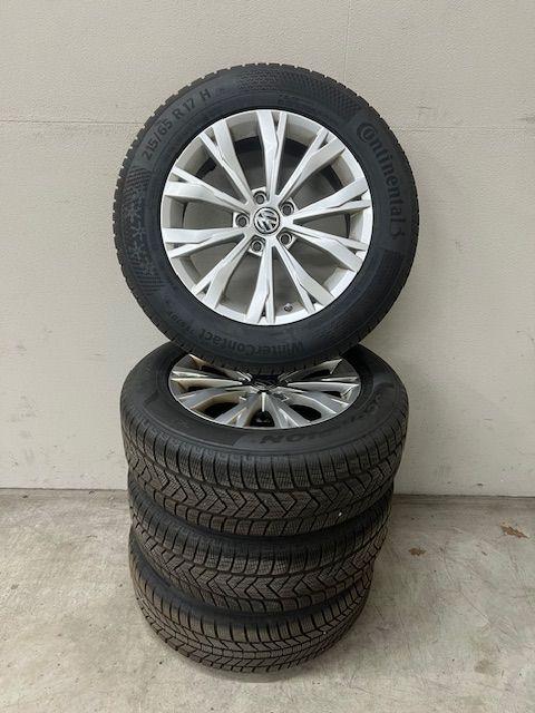 Winterset VW Tiguan Continental WinterContact 215/65 R17, Auto-onderdelen, Banden en Velgen, Banden en Velgen, Winterbanden, 17 inch
