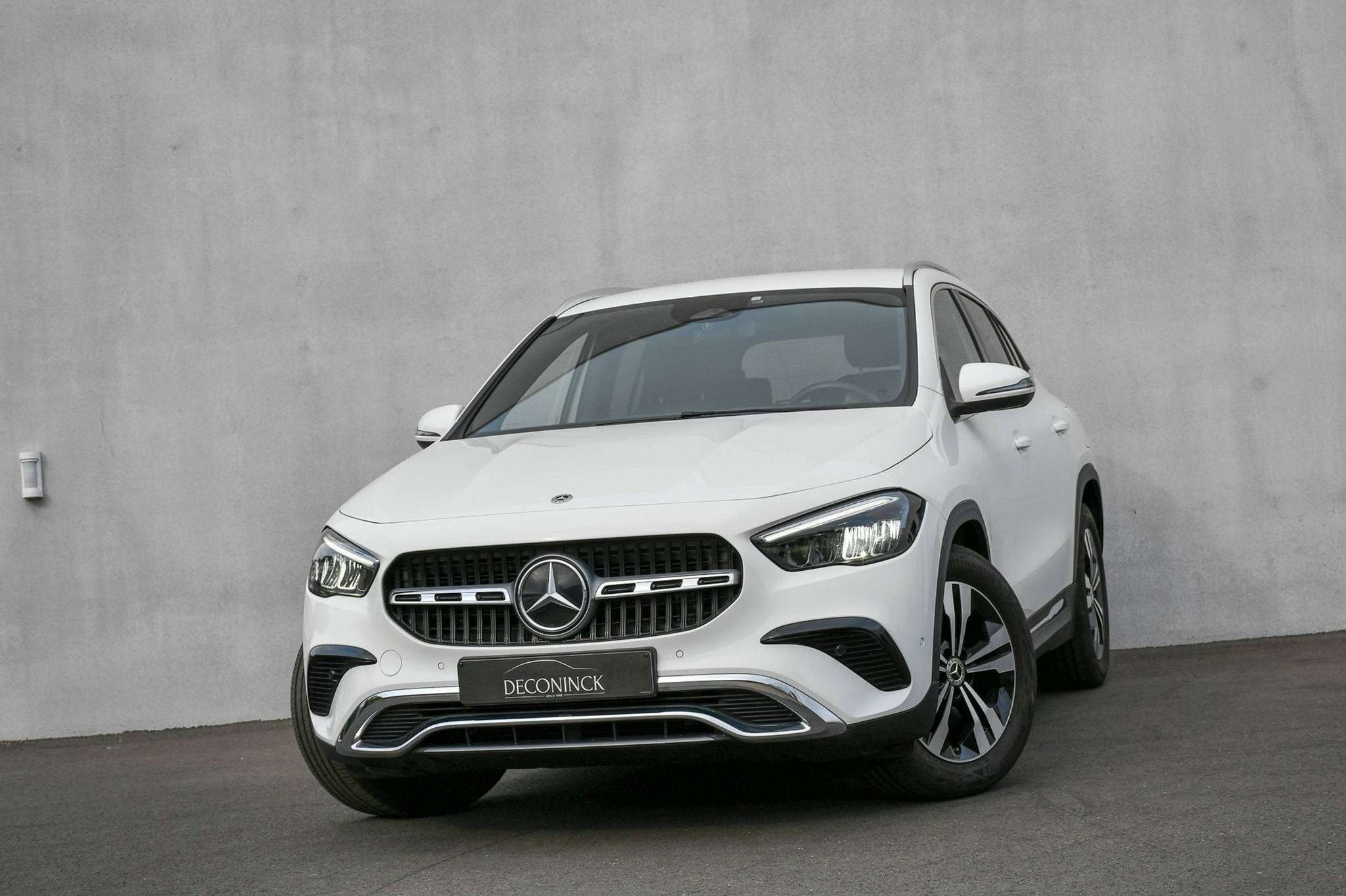 Mercedes-Benz GLA 180 GLA 180d *LED*LEDER*WIDESCREEN*BLIND S, Auto's, Zwart, 4 cilinders, 116 pk, Bedrijf