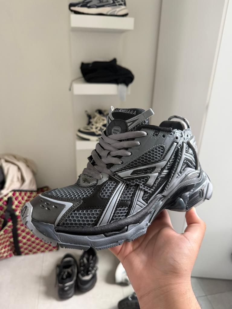 Balenciaga runner grey, Kleding | Heren, Schoenen, Verzenden, Zo goed als nieuw, Overige kleuren