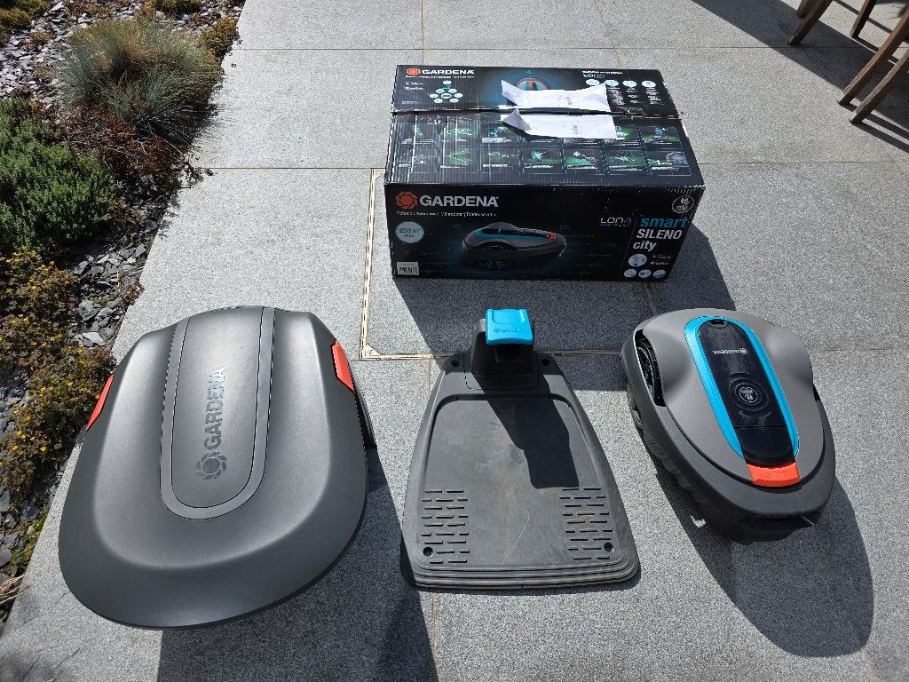 Tondeuse à gazon Gardena Smart SILENO City 250 avec garage, Moins de 20 cm, Enlèvement, Utilisé, Avec capteur de pluie