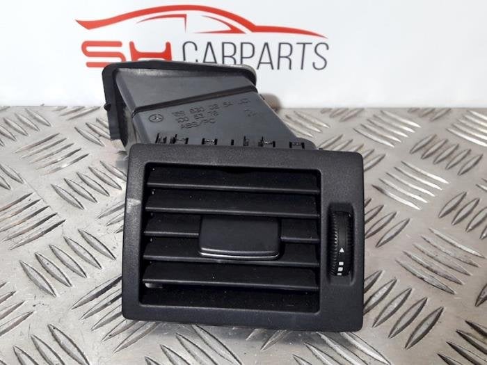Grille aération tableau de bord d'un Mercedes A-Klasse, 3 mois de garantie, Utilisé, -, -
