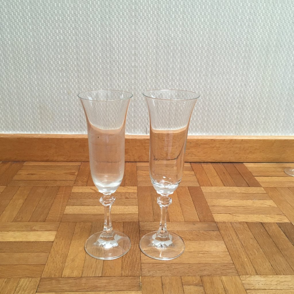 2 antieke Cava glazen, Verzamelen, Glas en Drinkglazen, Ophalen of Verzenden, Zo goed als nieuw, Borrel- of Shotglas
