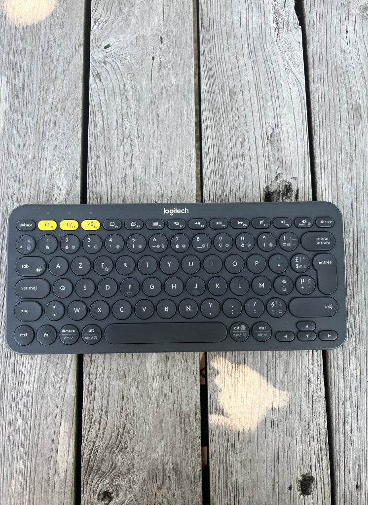Logitech K380 Draadloos Toetsenbord AZERTY (FR), Computers en Software, Toetsenborden, Gebruikt, Logitech G, Azerty, Ophalen of Verzenden