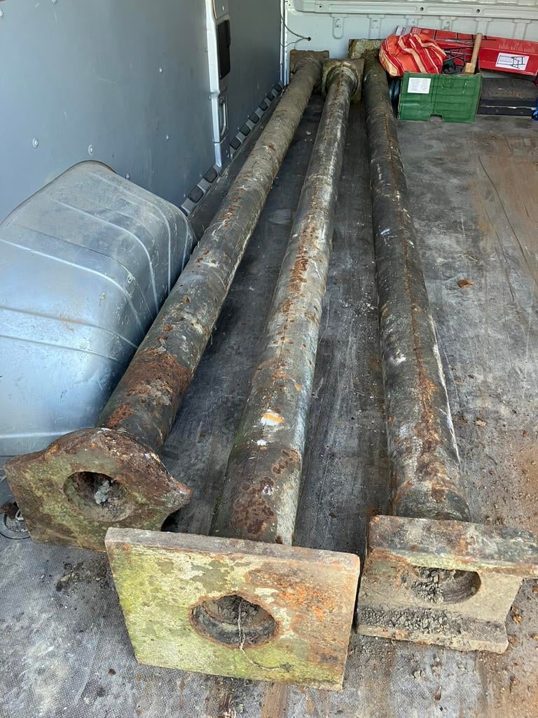 Poteaux en fonte, Enlèvement