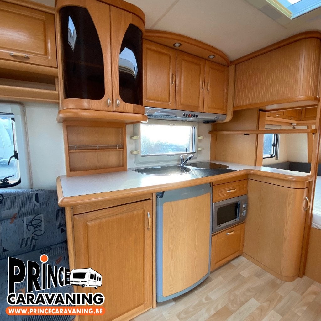 Hobby Prestige 560 UFe 2006 - Prince Caravaning, Grand lit, Jusqu'à 4, Entreprise, Hobby