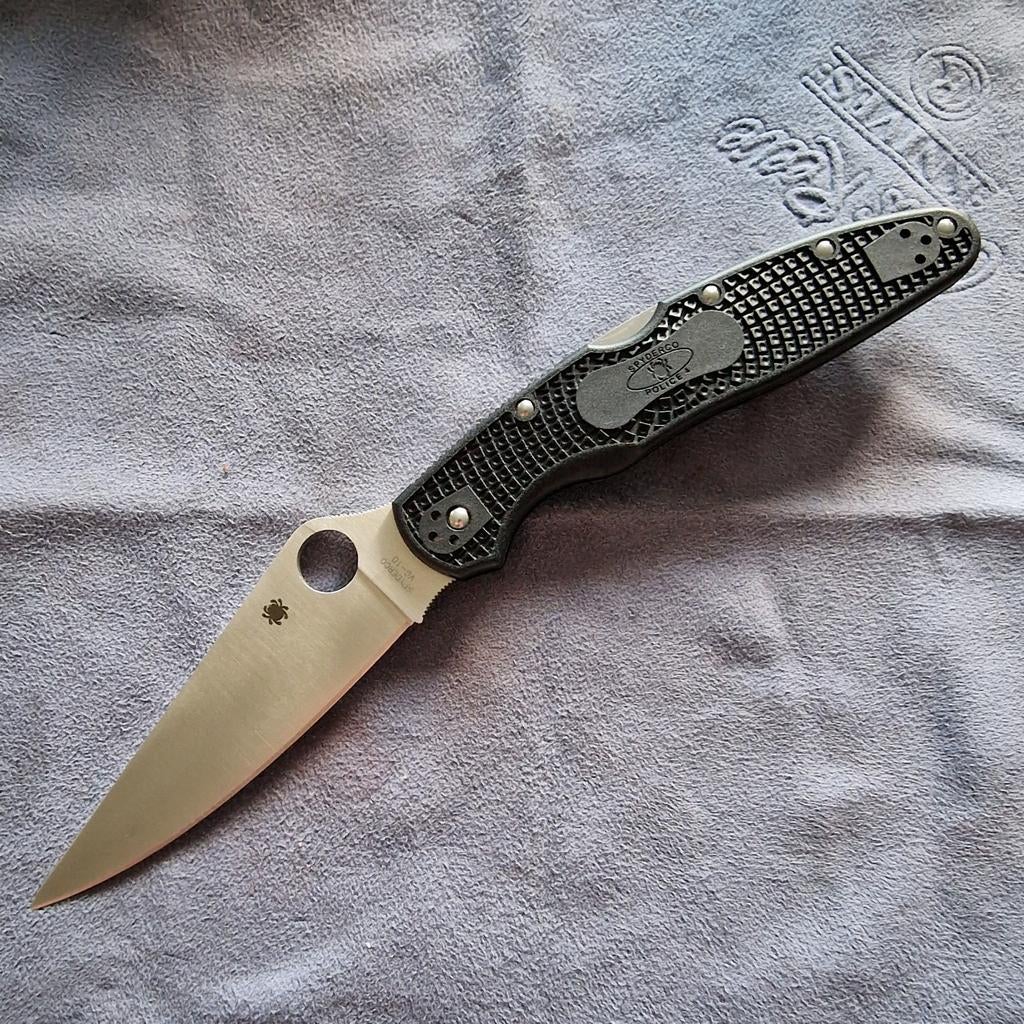 SPYDERCO police 4, Enlèvement