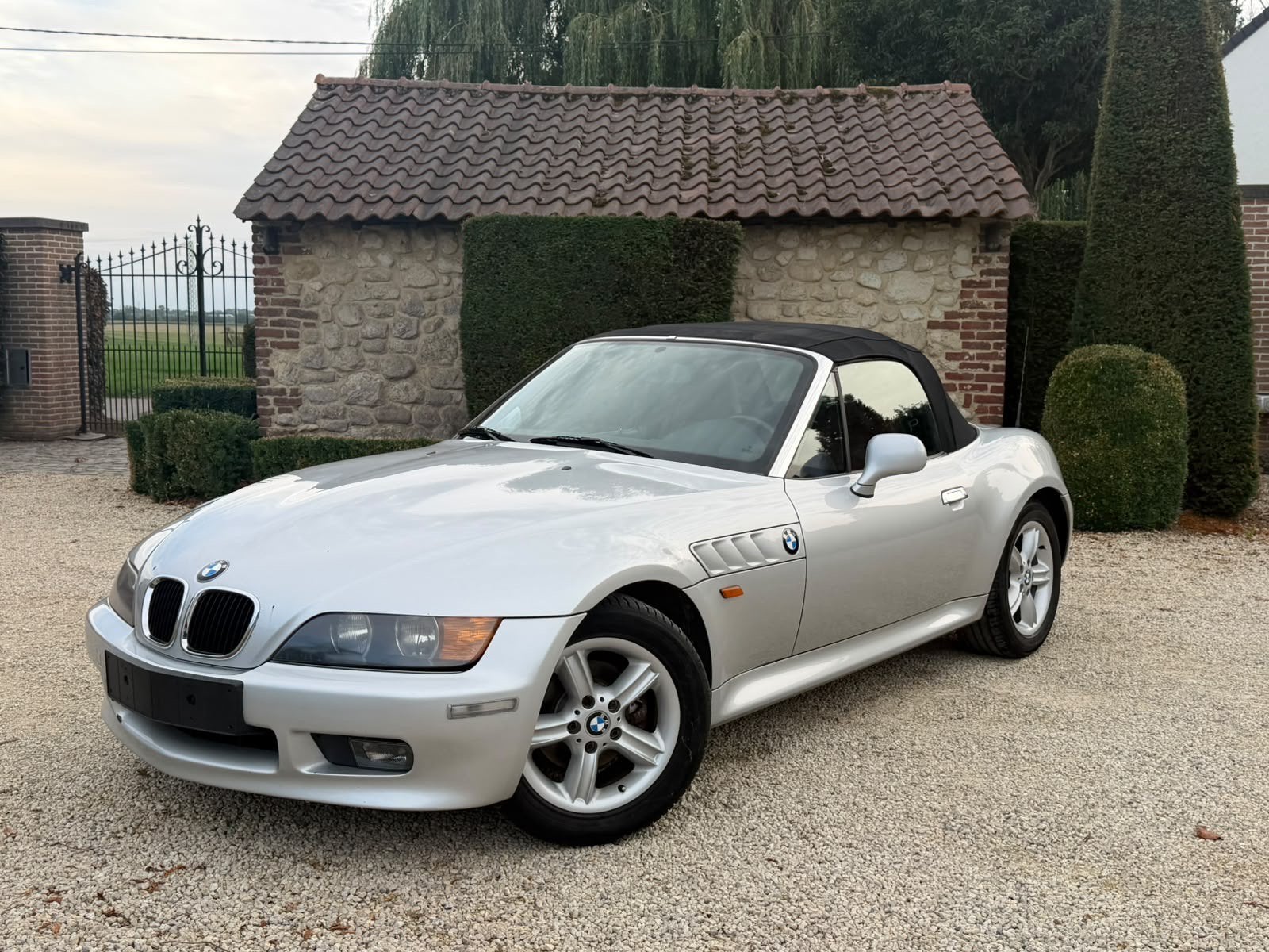 BMW Z3 1.8 benzine 2000 Technische controle OK en garantie, 4 cilinders, Cabriolet, Handgeschakeld, 2 zetels