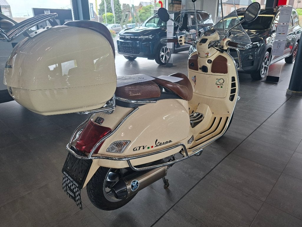 Vespa gtv250, Motos, Scooter, Entreprise, Occasion, Jusqu'à 11 kW