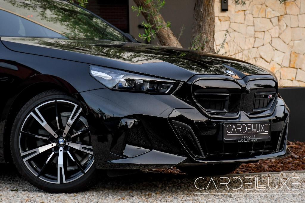 BMW 520i M-SPORT/CAMERA/TREKHAAK/H&K/DRIVEPLUS/AMBIENT, Auto's, BMW, Automaat, 1998 cc, Achterwielaandrijving, 4 cilinders