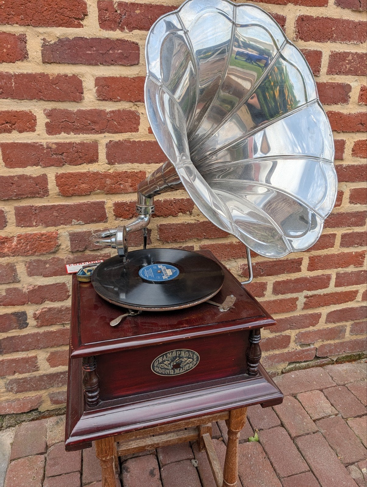 Gramophone sound master met 17 platen, Ophalen