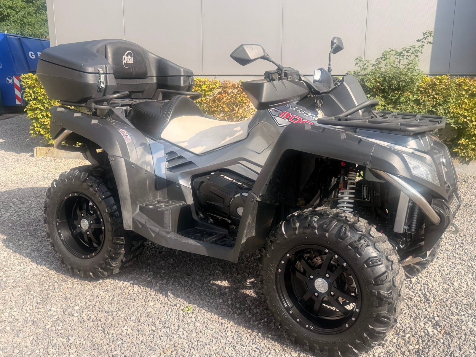 Quad 800 cc, Motos