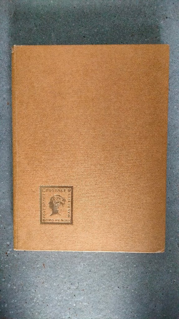 klein beige postzegelalbum met 16 witte blz., Verzenden, Verzamelalbum