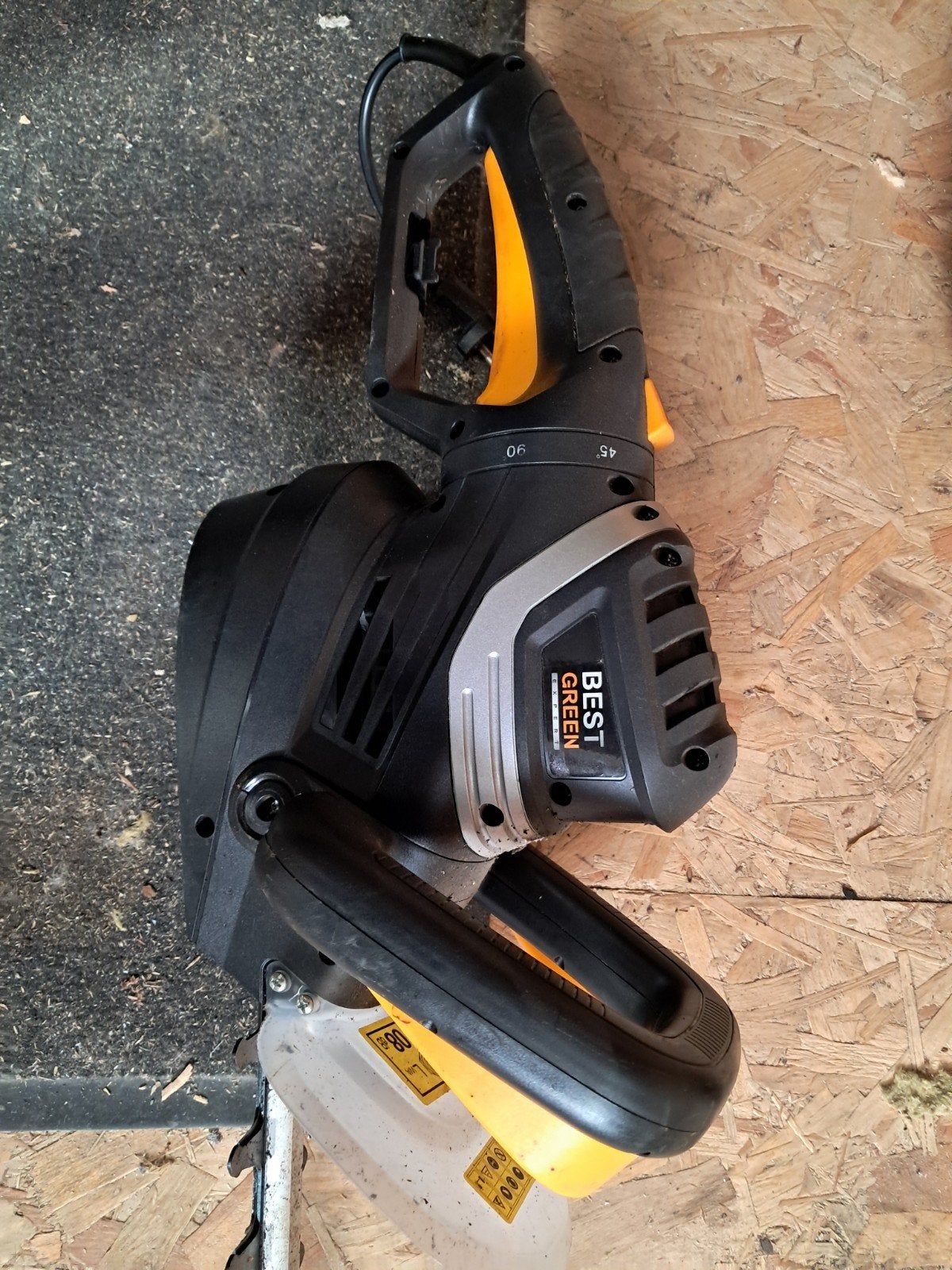 kettingzaag + elektrische heggenschaar, zeer goede staat!, Tuin en Terras, Hand-tuingereedschap, Ophalen, Zo goed als nieuw