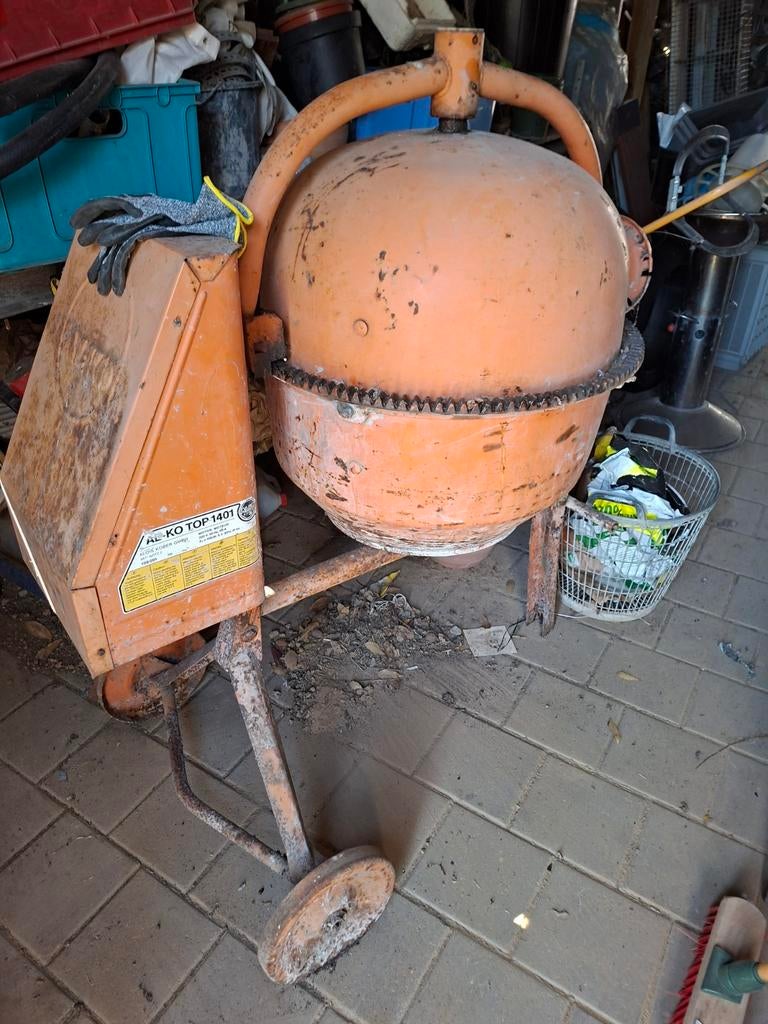 Beton molen in zeer goede staat, Doe-het-zelf en Bouw, Ophalen