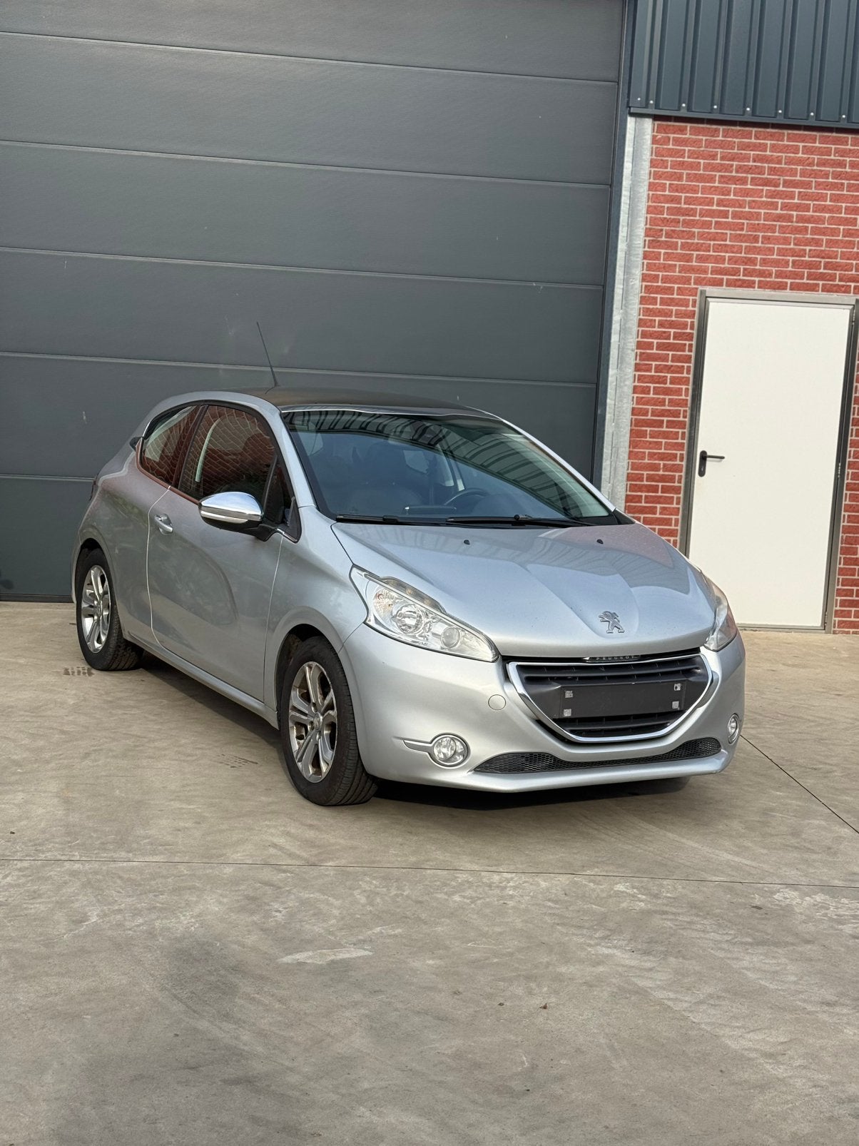 Peugeot 208 Allure sportuitvoering Diesel, Auto's, Peugeot, Voorwielaandrijving, Euro 5, Zwart, 4 cilinders
