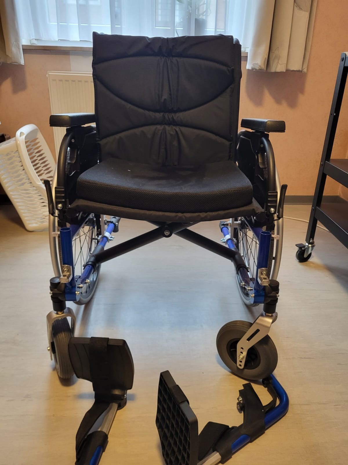 Rolstoel, Diversen, Rolstoelen, Ophalen