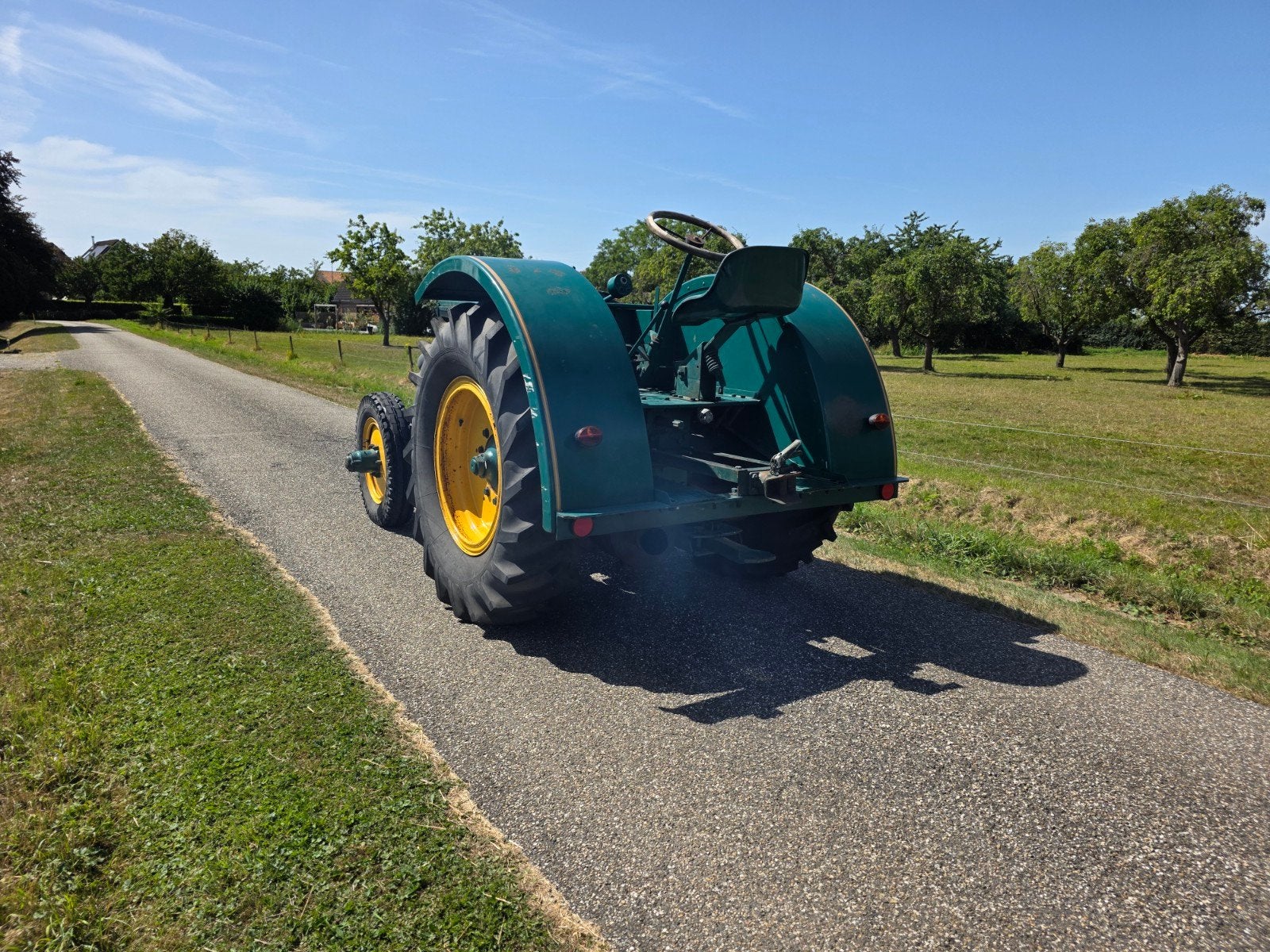 Vierzon FV1 oldtimer trekker., Articles professionnels, Agriculture | Tracteurs, Autres marques, Enlèvement ou Envoi, Jusqu'à 2500