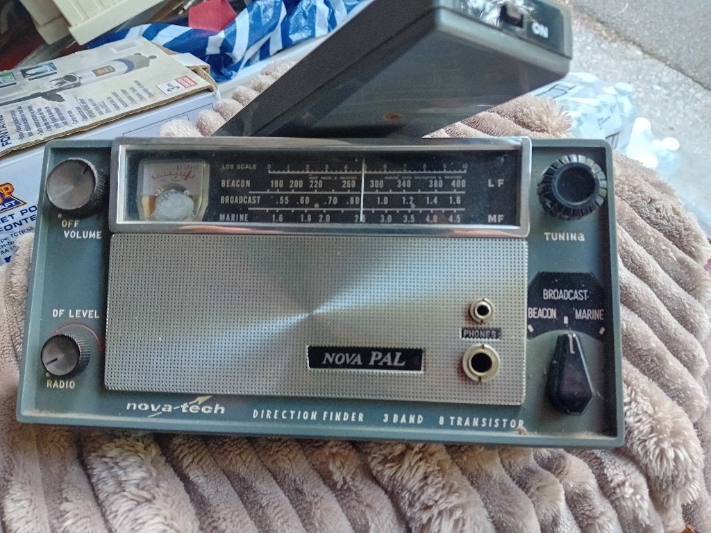 Ancienne  radio émetteur, Antiquités & Art, Enlèvement ou Envoi