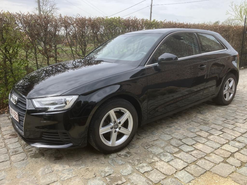 Audi A3, Auto's, Euro 6, Zwart, Handgeschakeld, Grijs