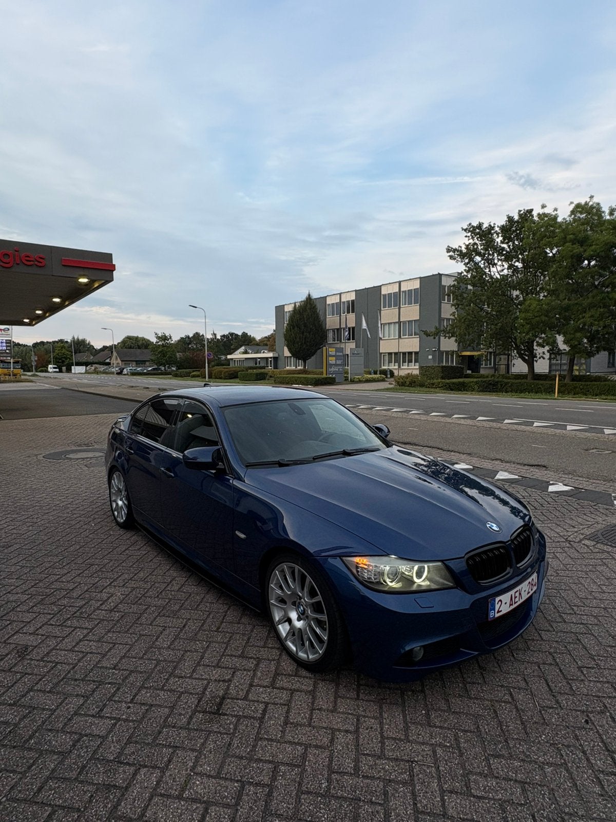 BMW E90 318d, Autos, BMW, Euro 5, Boîte manuelle, Alcantara, Noir