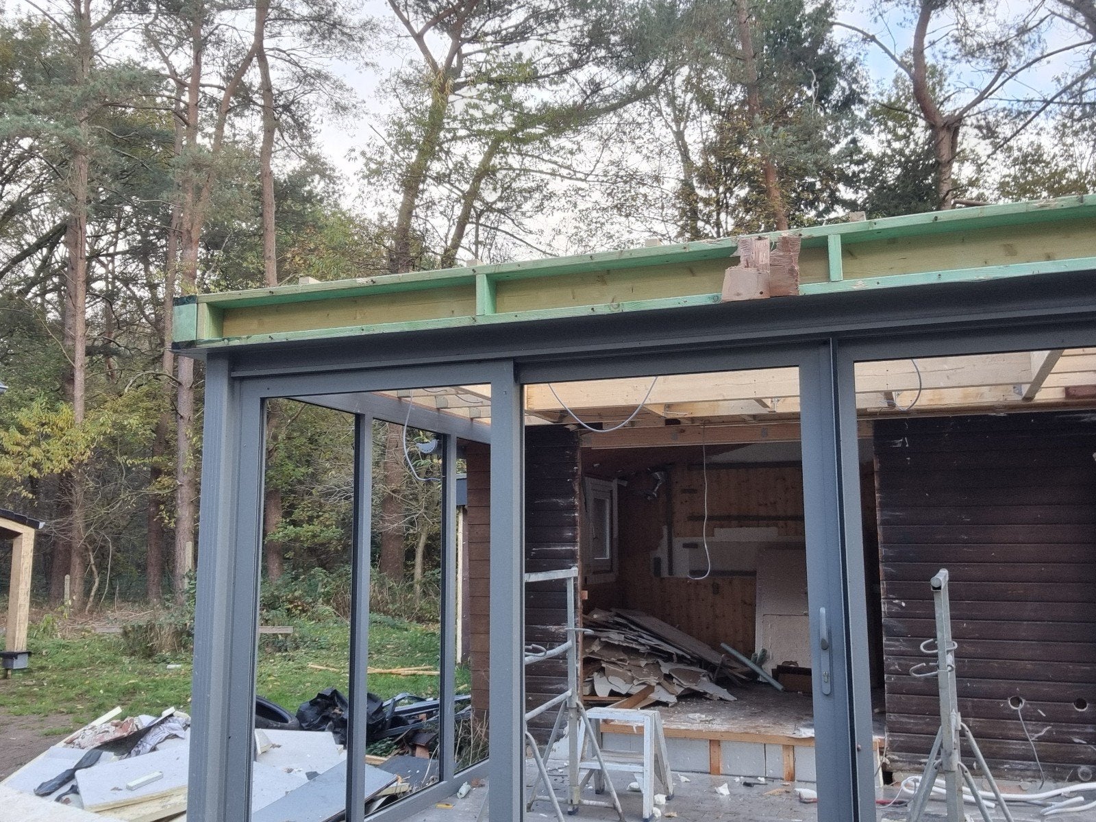 veranda met lichtstraat. Grijs, Ophalen, Zo goed als nieuw, Veranda