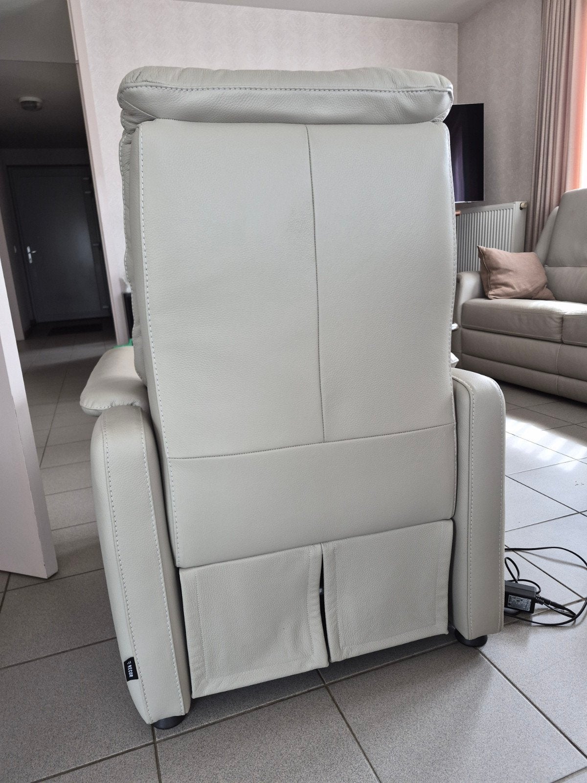 Relaxzetel  met powerlift in leer van top interieur, Ophalen