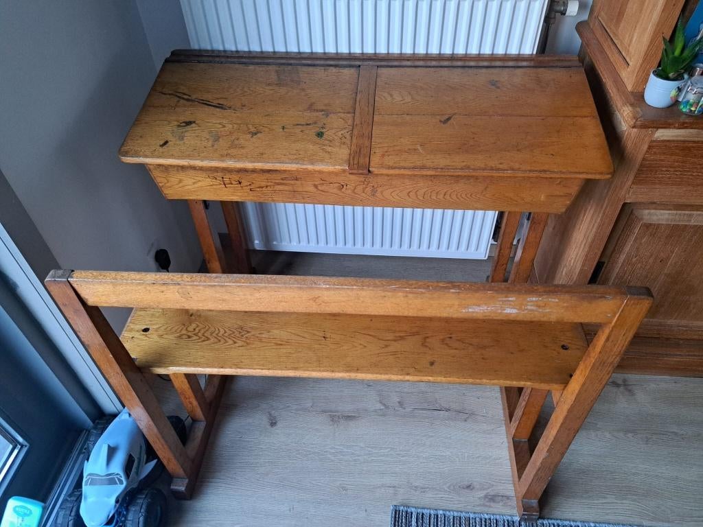 Oude schoolbank, Ophalen