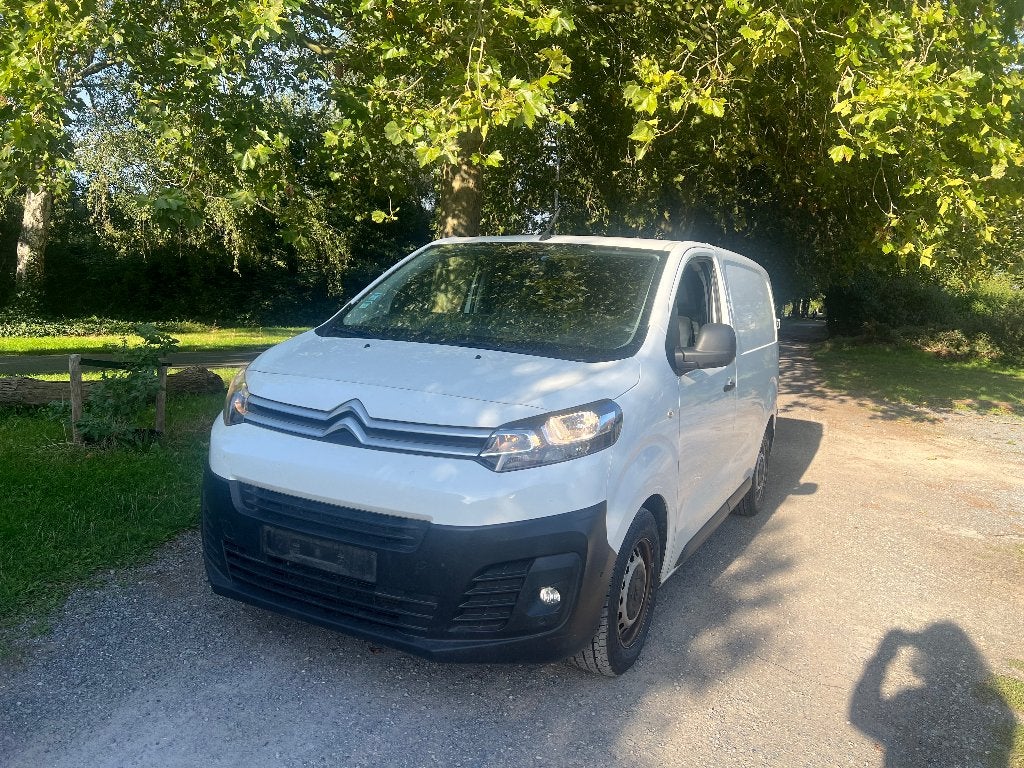 Citroen jumpy 1.5hdi bj2021 airco navigatie 7500 btw in, Voorwielaandrijving, 1498 cc, 4 cilinders, 109 g/km