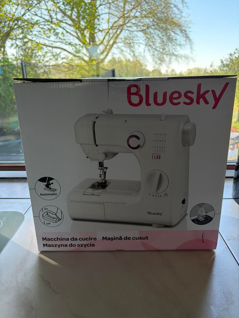 Naaimachine Bluesky, Ophalen, Zo goed als nieuw, Naaimachine