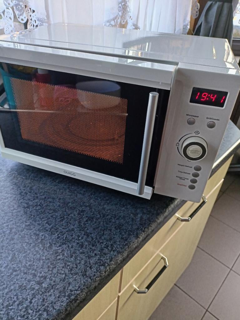 Microgolfoven, Elektronische apparatuur, Microgolfovens, Ophalen, Zo goed als nieuw, Vrijstaand, Microgolfoven