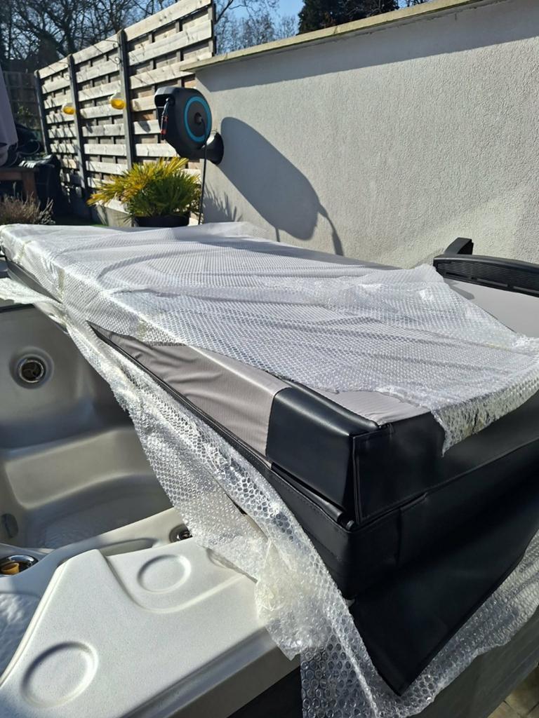 Te koop Spanet  SV2 Jacuzzi voor 7 pers 235x235 x110, Doe-het-zelf en Bouw, Overige Doe-Het-Zelf en Bouw, Ophalen