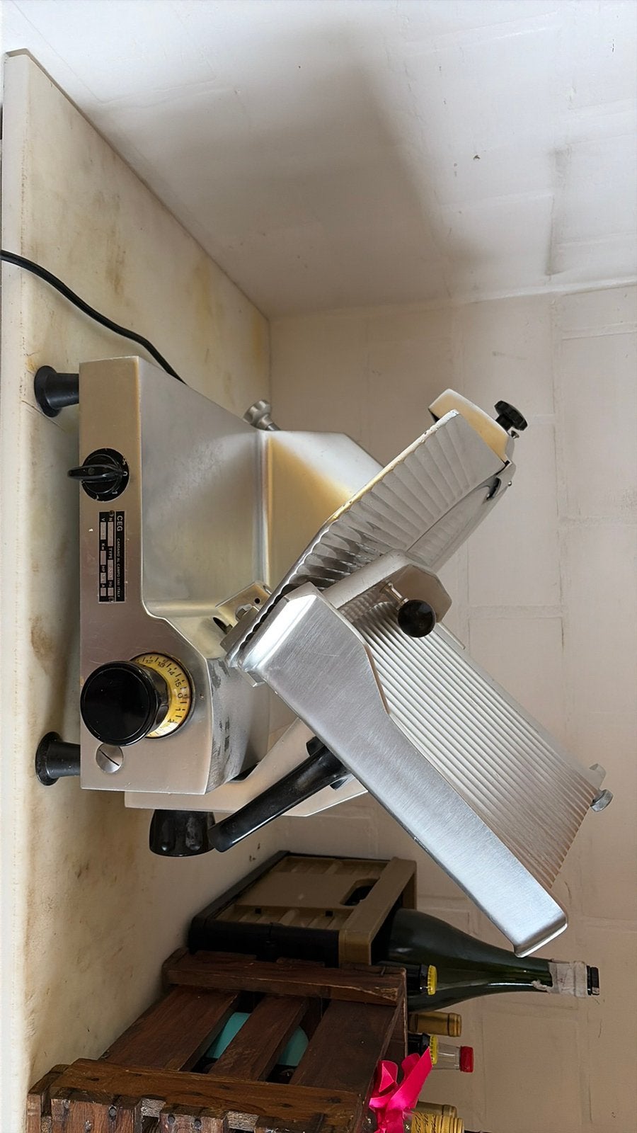 Omega snijmachine, Enlèvement
