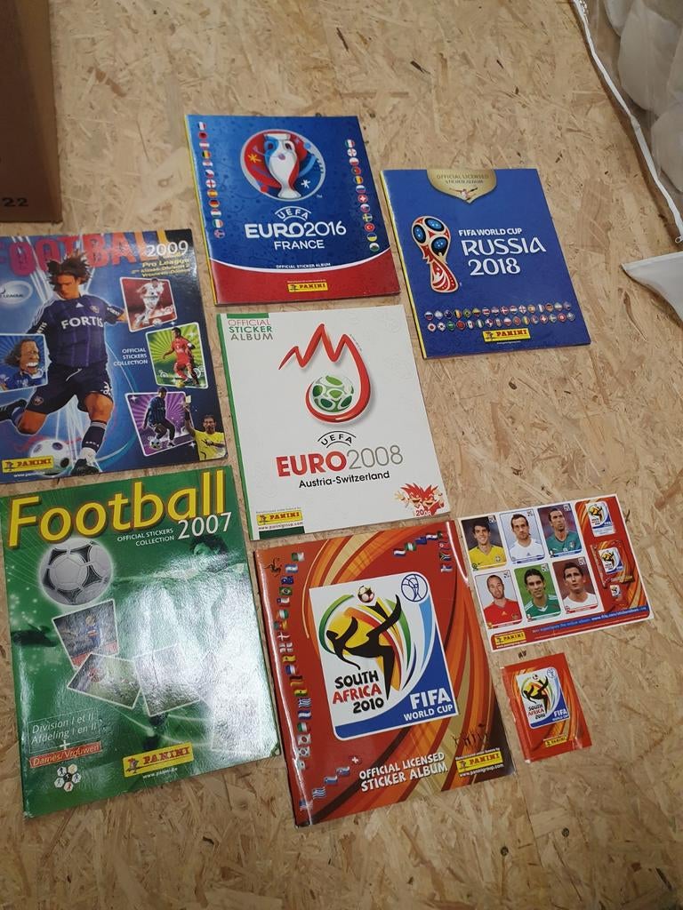 Panini voetbal albums, Hobby en Vrije tijd, Stickers en Plaatjes, Ophalen of Verzenden